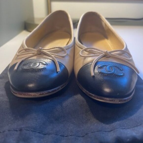 Classic Chanel Ballet Flats size 35 1/2 ( fits size 6 US) - Picture 2 of 13